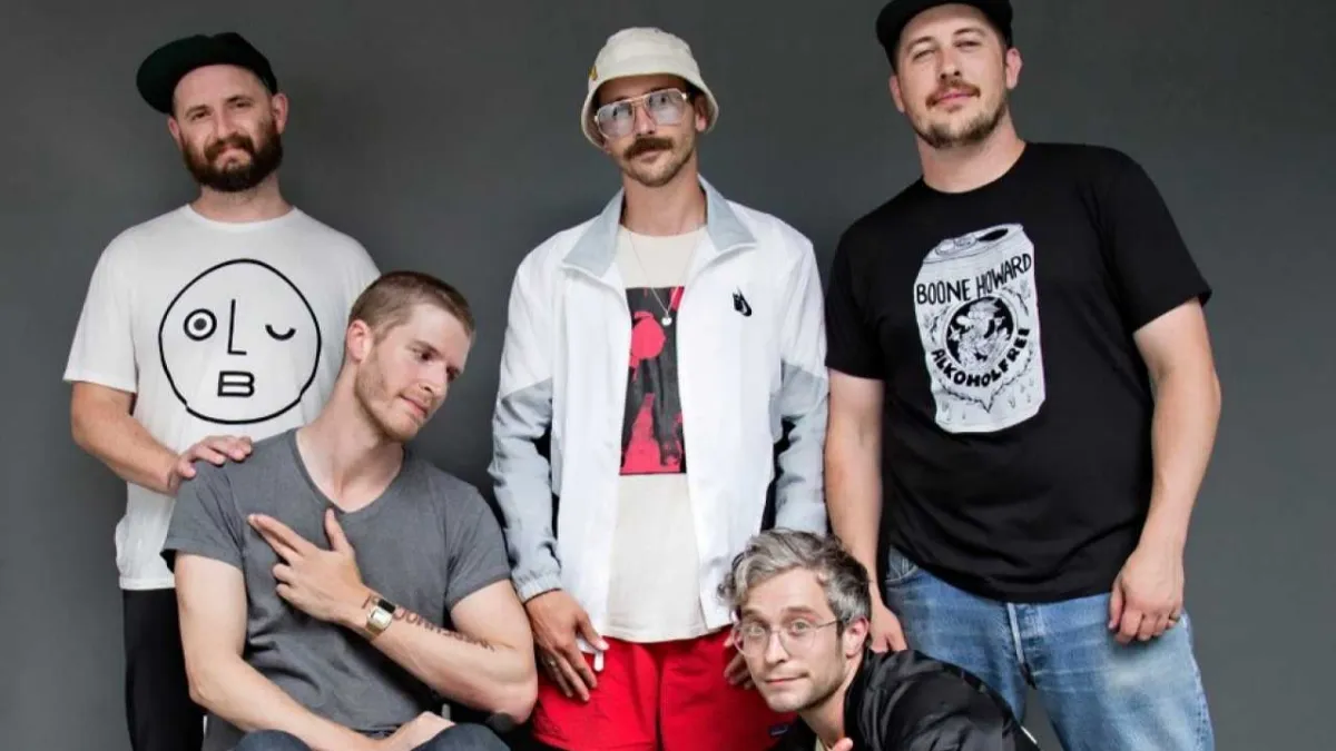 Fãs desapontados o inesperado cancelamento do Portugal. The Man no Brasil