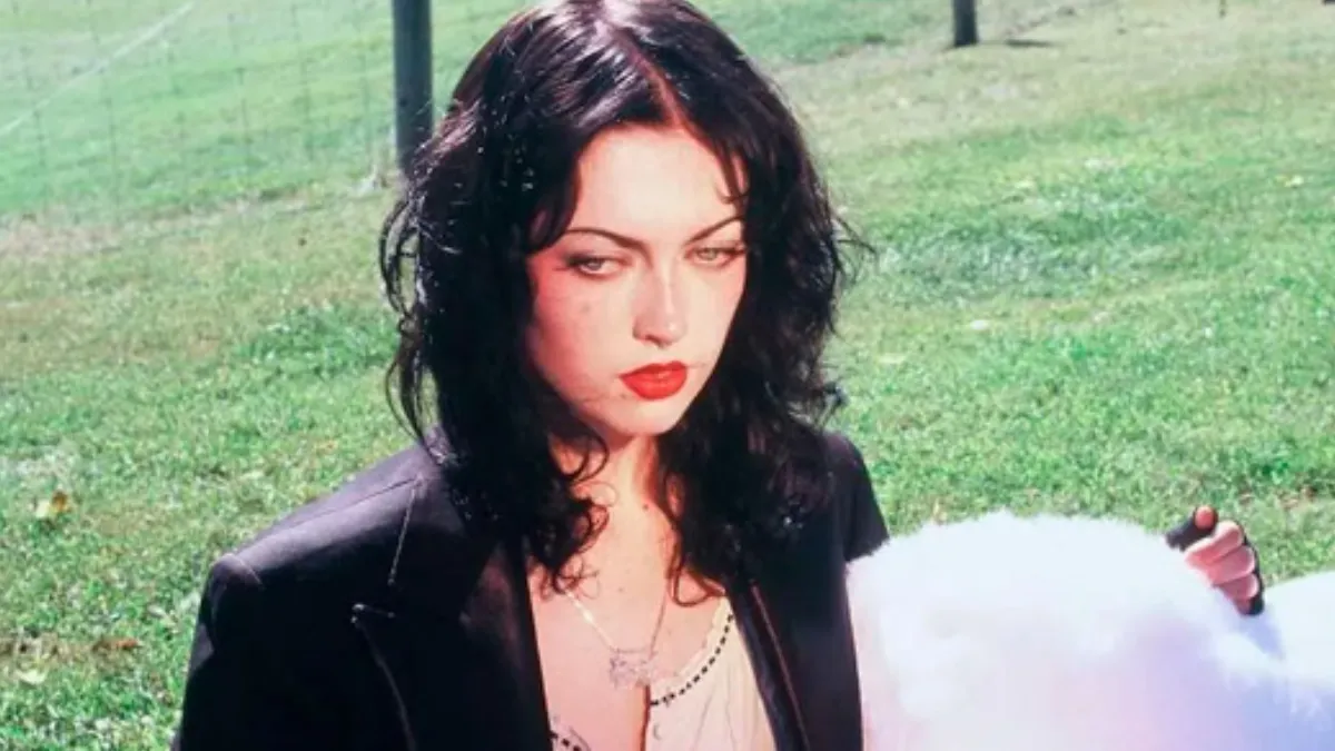 Novo single de Violet Grohl cantora detona hipocrisia no cenário punk